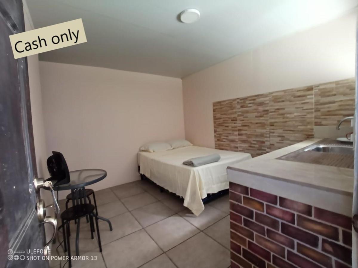 Hogar Tico-Estadounidense Cerca De Aeropuerto Alajuela Exteriér fotografie
